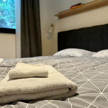 Lovely 1-bedroom Vacation With Free Parking * 데마노브스카돌리나